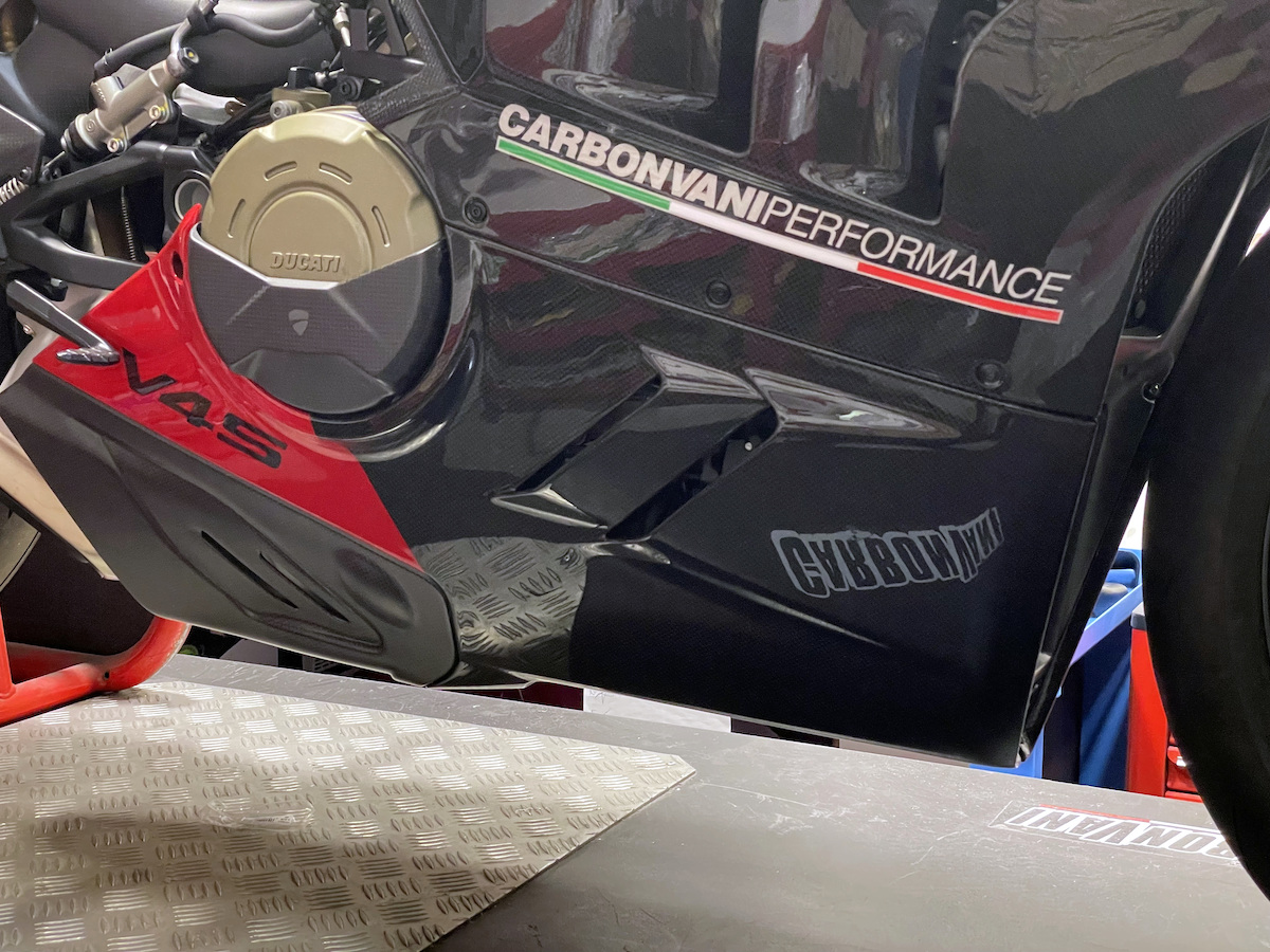 Carbonvani - Ducati Panigale V4 / S / R Carbon Fiber Belly Pan For Akrapovic Exhaust (2 piece kit) - RED (2022+) Carbonvani - Ducati Panigale V4 / S / R Carbon Fiber Belly Pan For Akrapovic Exhaust (2 piece kit) - RED (2022+)